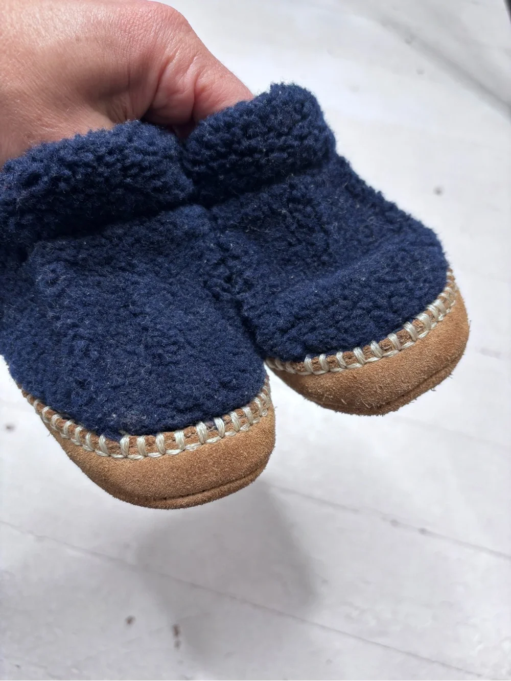 L.L.Bean Cozy Slipper Bootie High Pile Navy Size 5-6 Toddler EUC